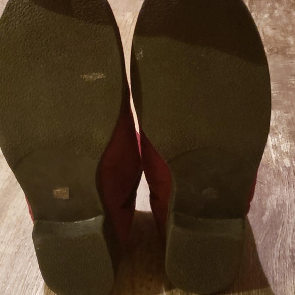 Red boots - Picture 5 of 6